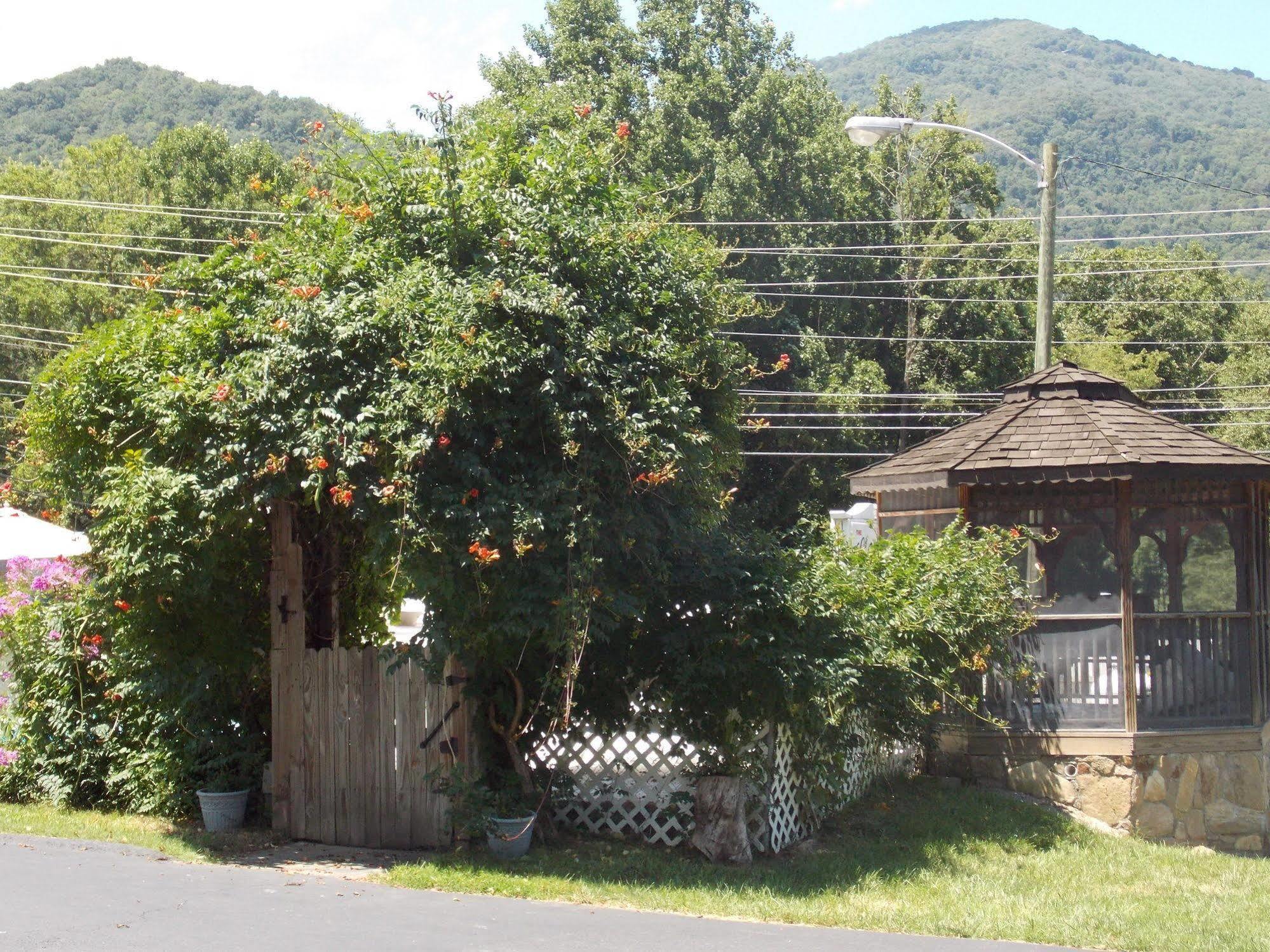 Clarketon Motel - Maggie Valley Exterior photo