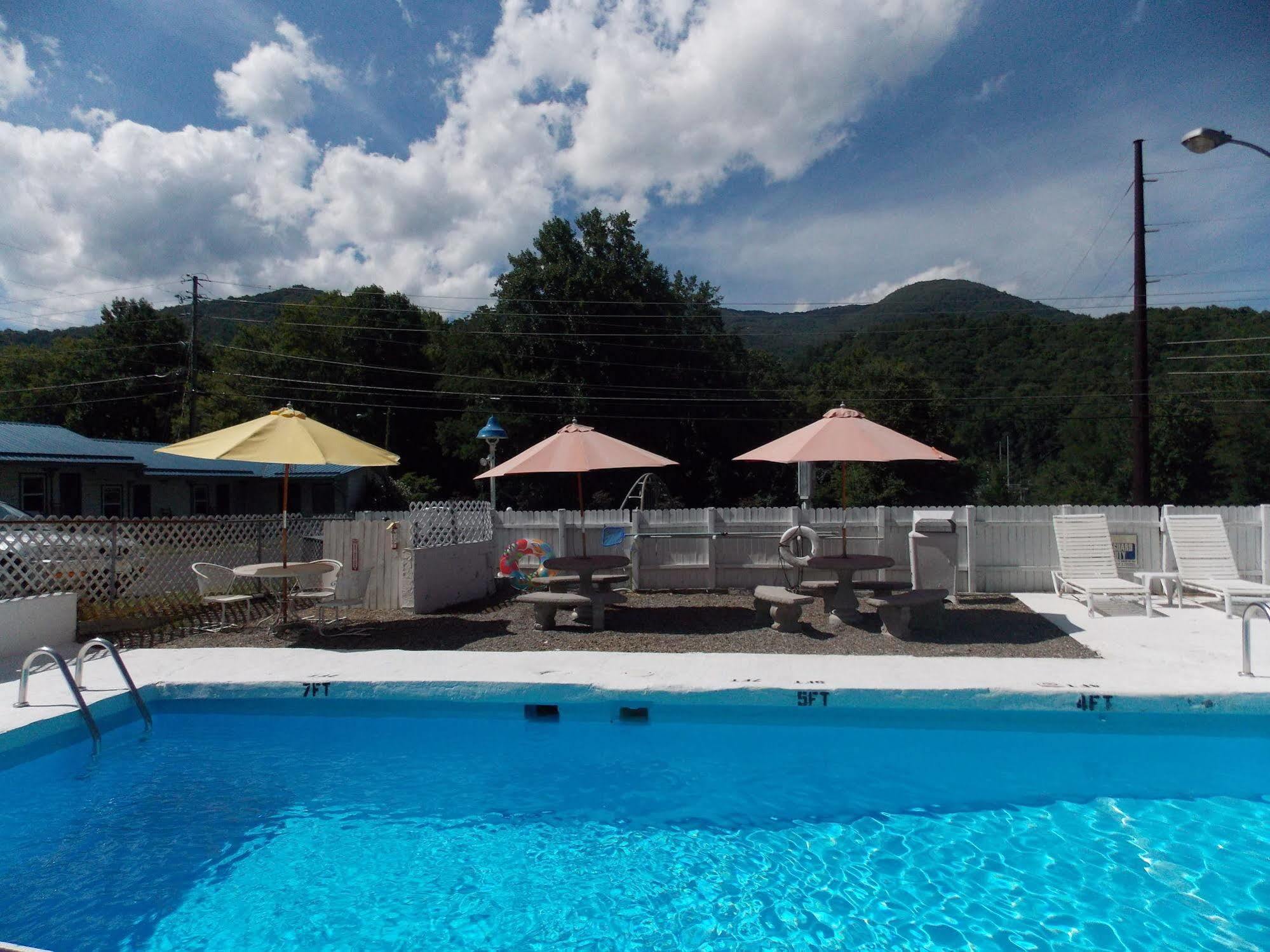 Clarketon Motel - Maggie Valley Exterior photo